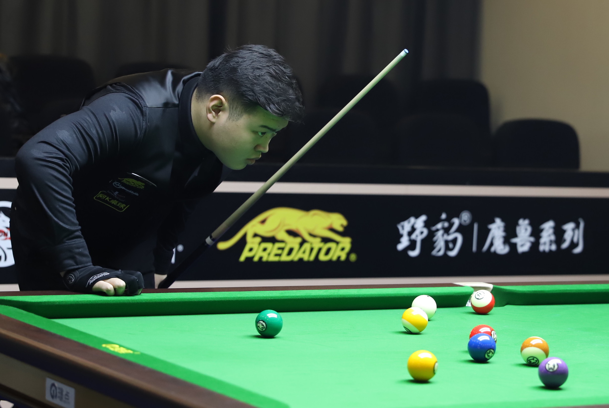 迈向光明未 迈向光明未